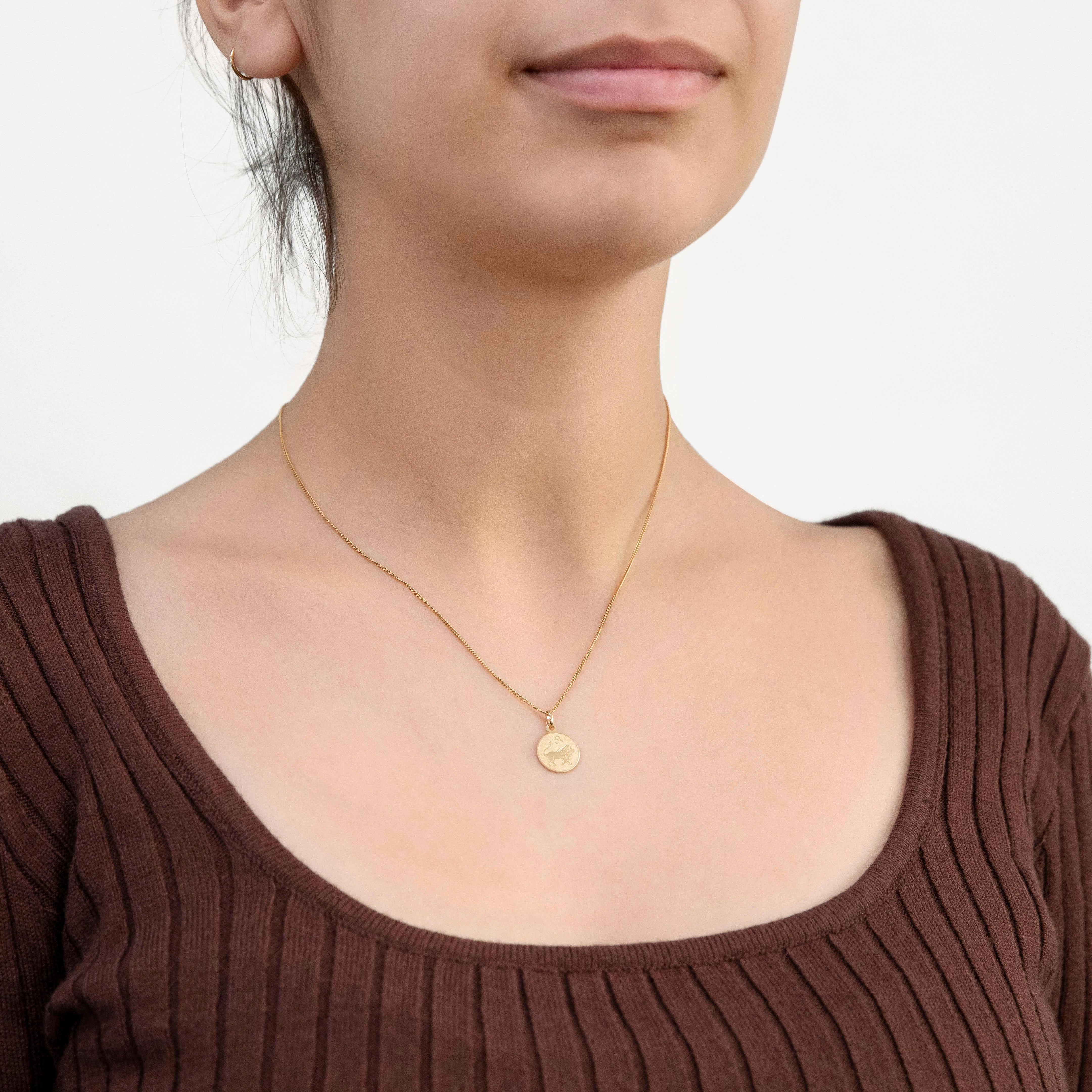 9ct Yellow Gold Zodiac Leo Pendant