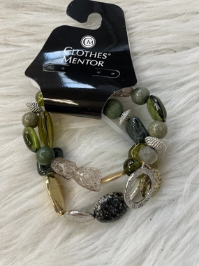 Bracelet Beaded By Clothes Mentor  Size: 02 Piece Set