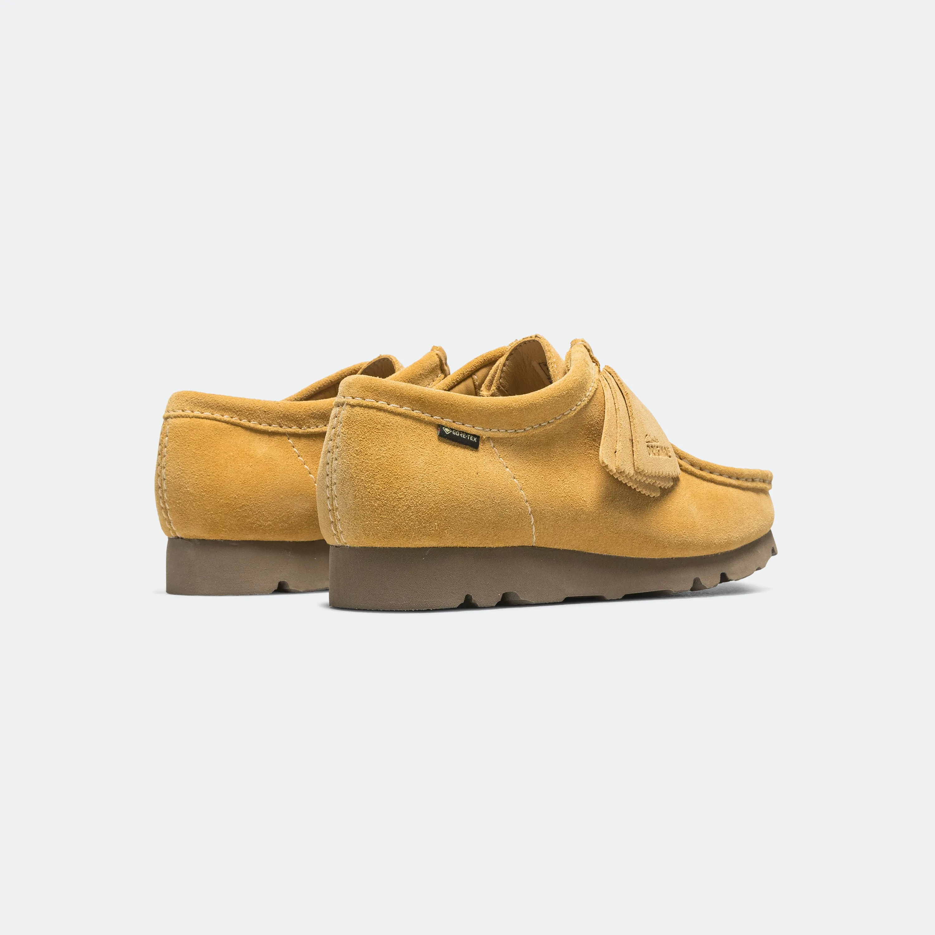 Clarks Shoes Wallabee GTX - Golden Tan Suede