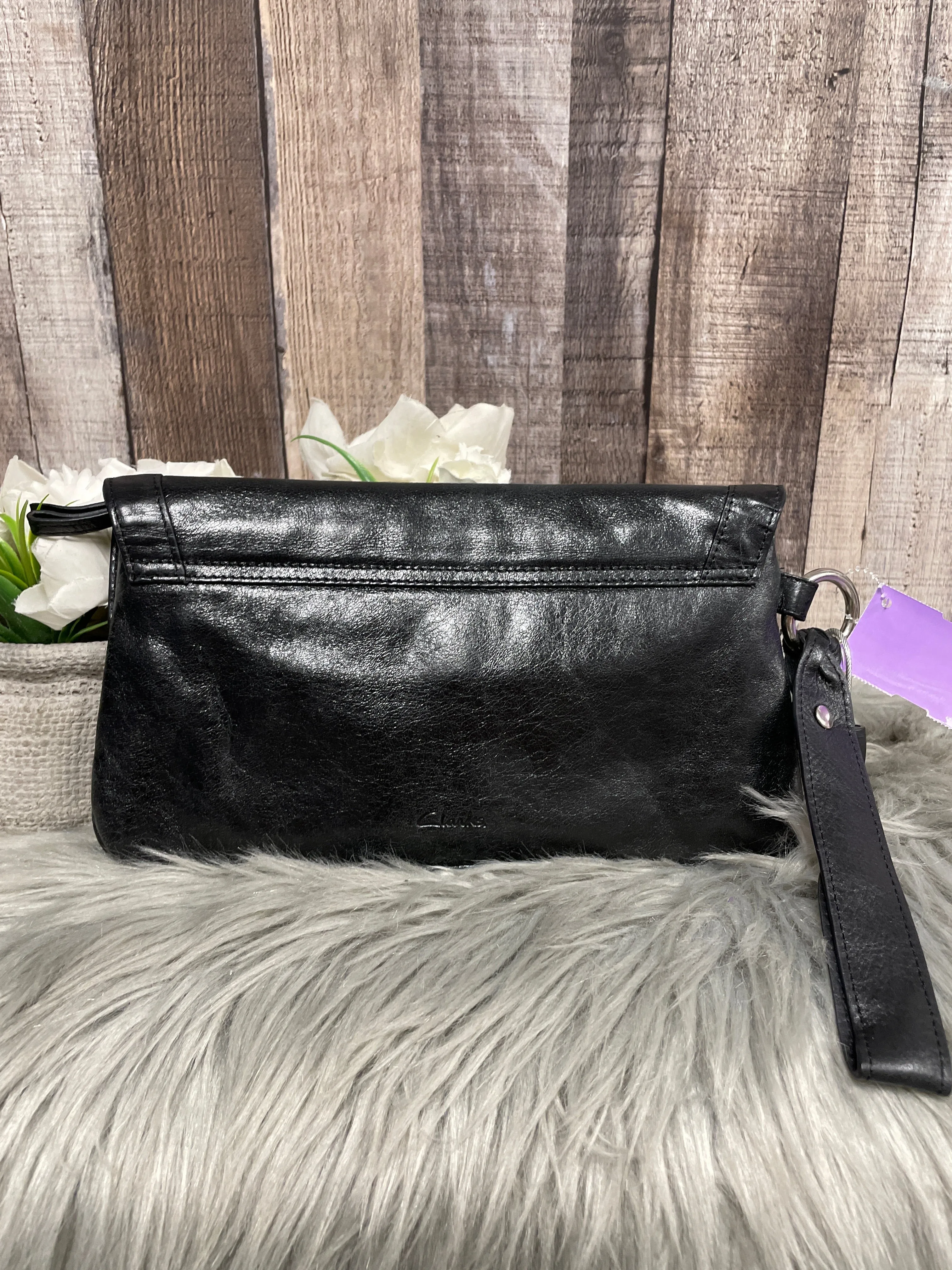 Clutch Leather By Clarks  Size: Medium clarks