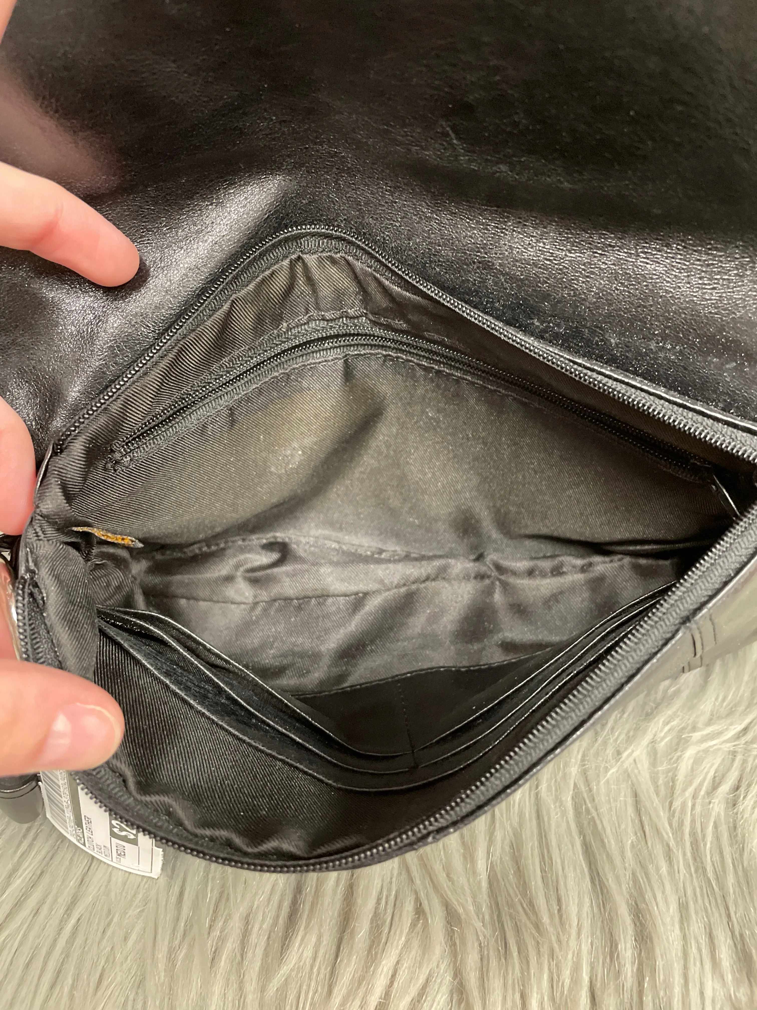 Clutch Leather By Clarks  Size: Medium clarks