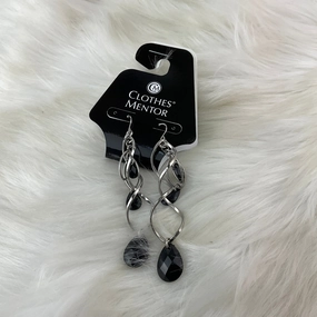 Earrings Dangle/drop Clothes Mentor, Size 0