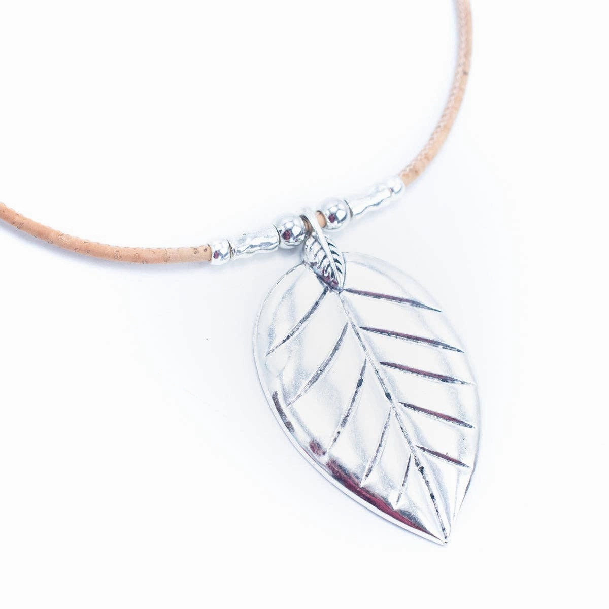 Leaves  handmade women's cork necklace N-208-5