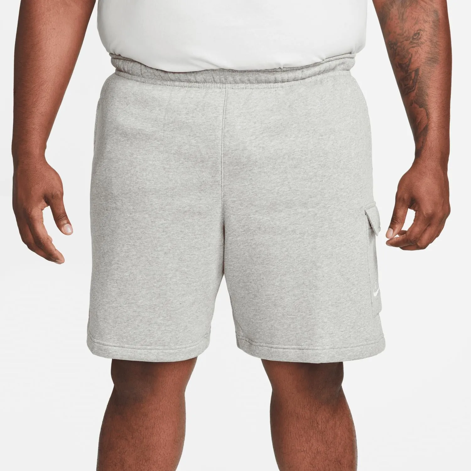 Men's Sportswear Club Fleece Cargo Short In Dark Heather Grey/matte Silver-White