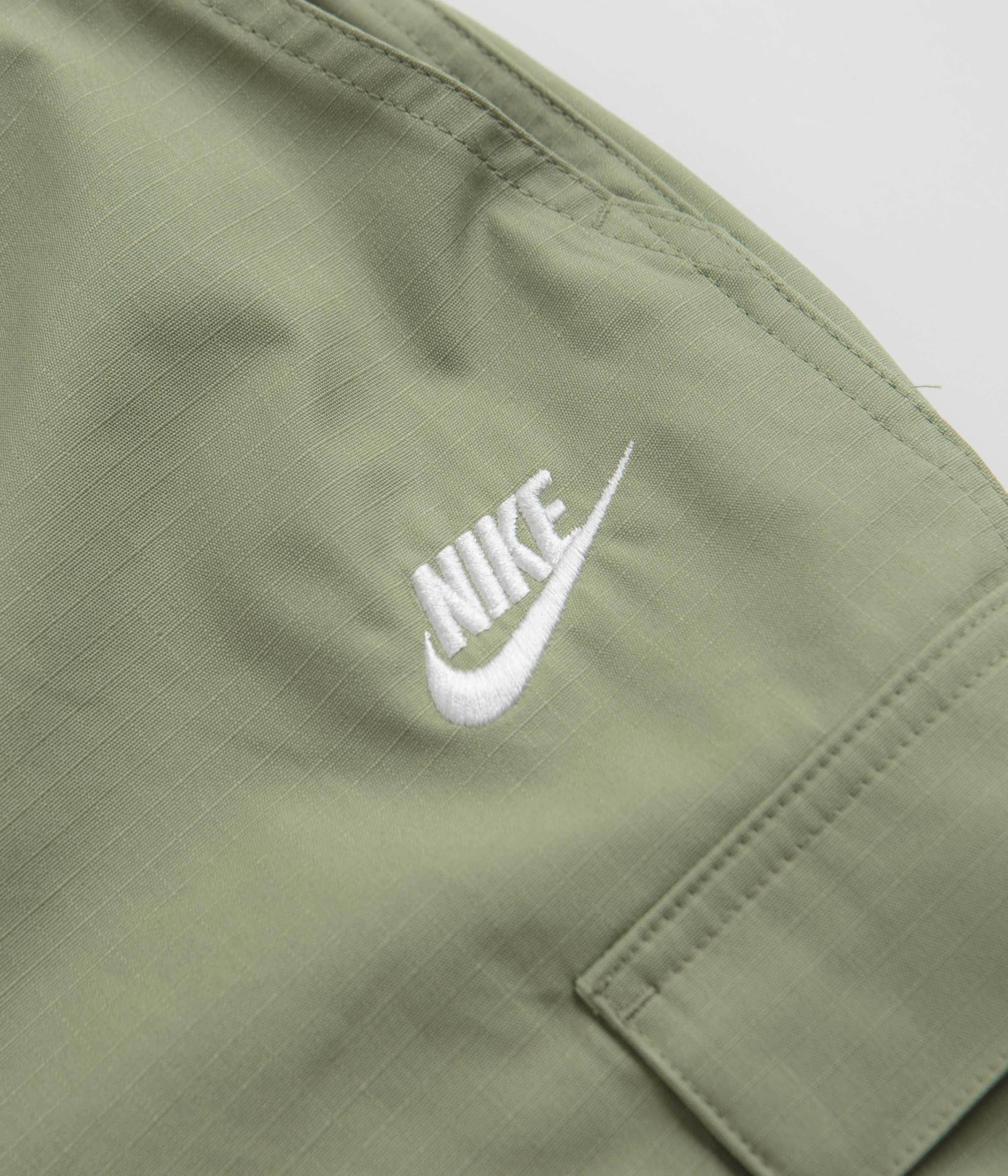 Nike Club Cargo Shorts - Oil Green / White Nike Sportswears