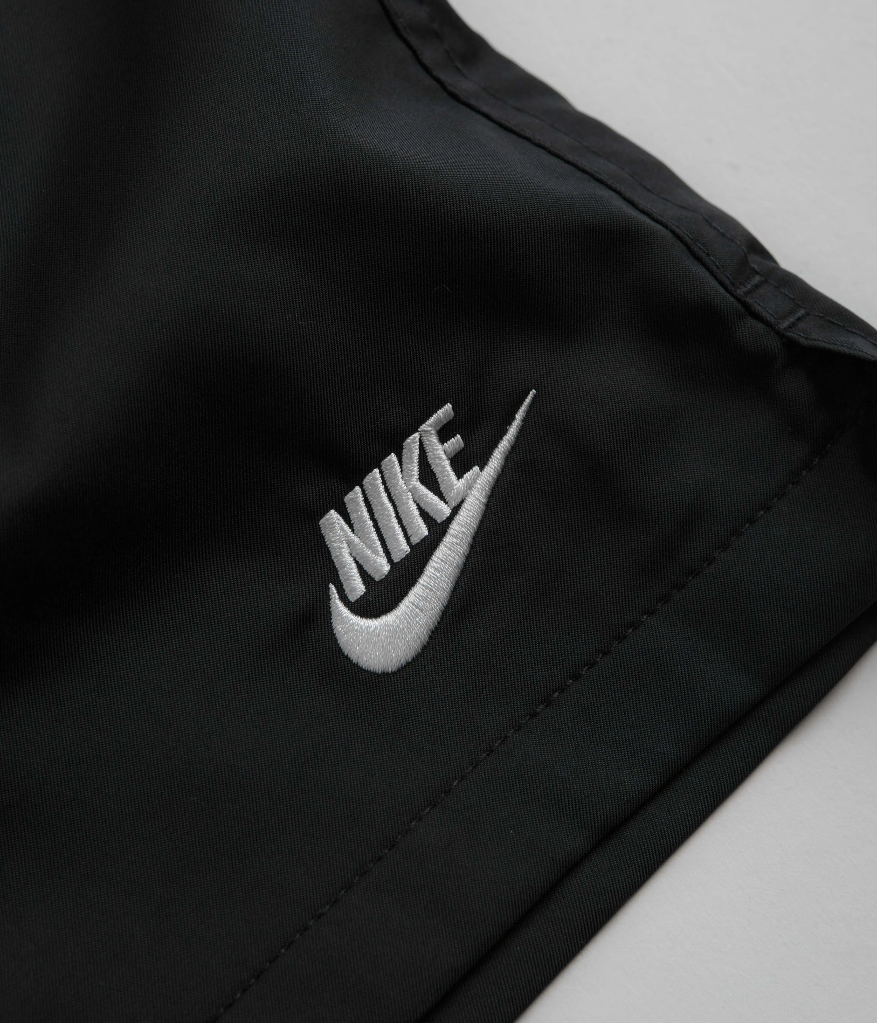 Nike Club Woven Flow Shorts - Black / White Nike Sportswears