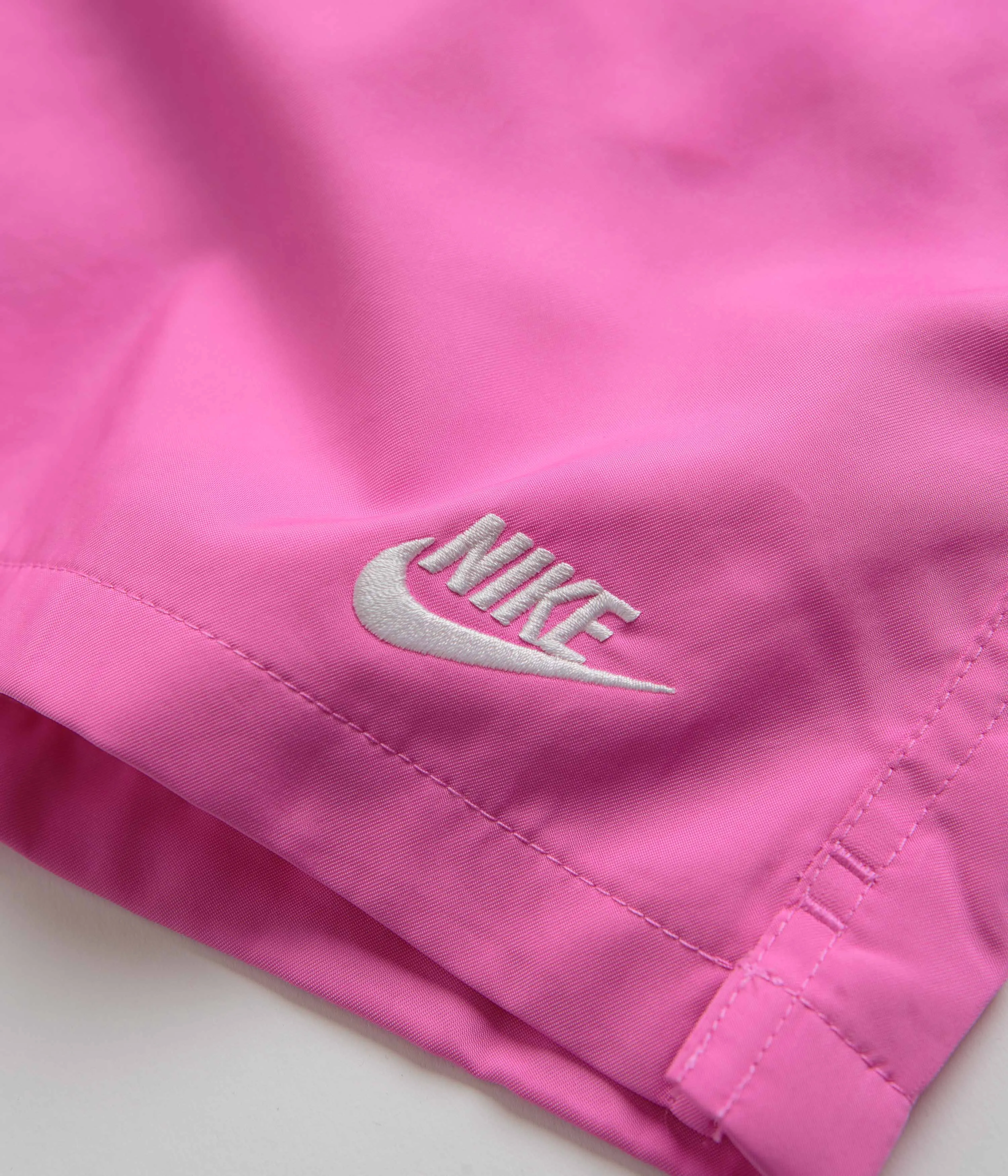 Nike Club Woven Flow Shorts - Playful Pink / White Nike Sportswears