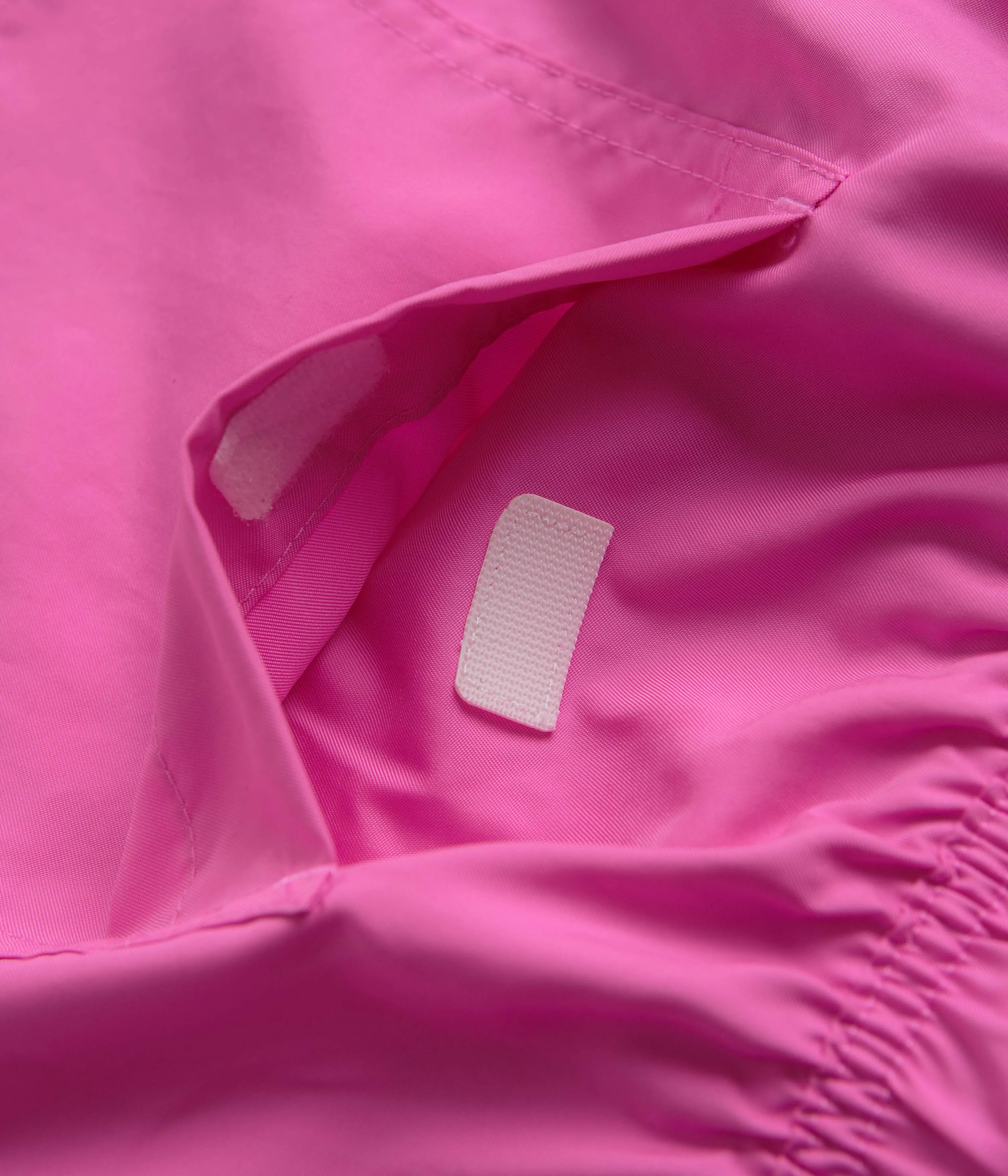 Nike Club Woven Flow Shorts - Playful Pink / White Nike Sportswears