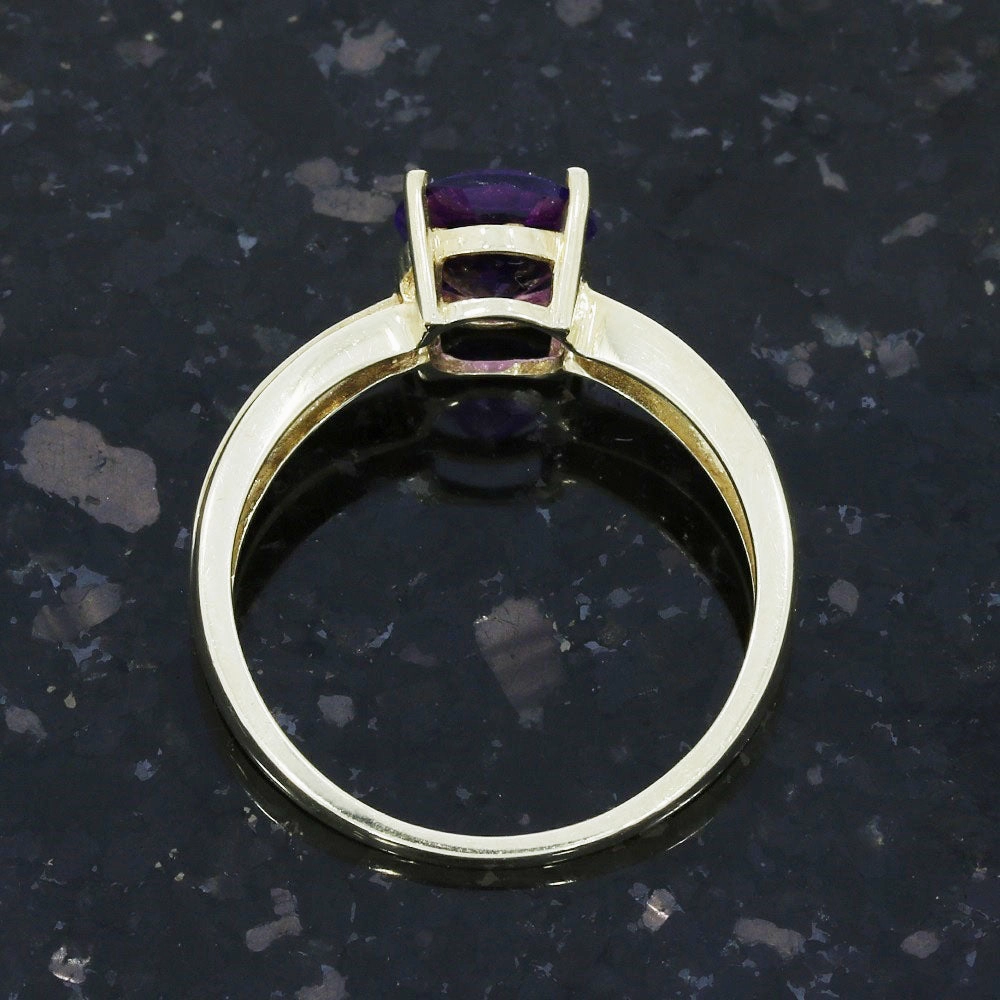 Pre Owned 9ct Yellow Gold Amethyst and Diamond Ring