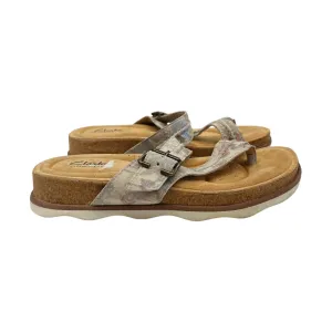 Sandals Flip Flops By Clarks In Tan, Size:7.5 clarks