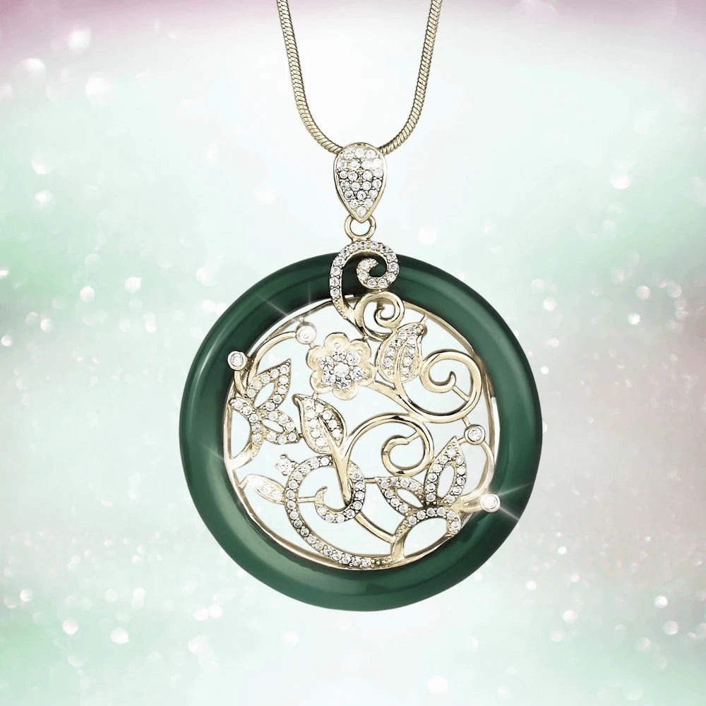 Verdant Oro Flower Pendant